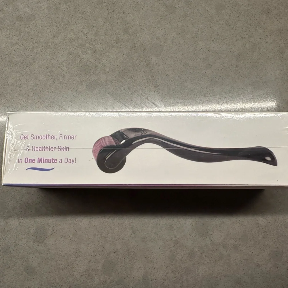 NWT ORA‎ BEAUTY PURPLE/BLACK MICRONEEDLE FACE ROLLER